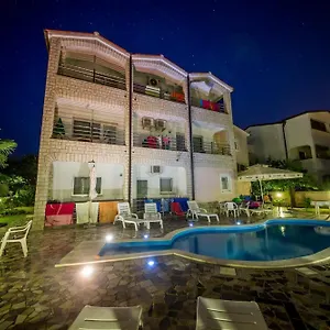 Appartamento Baldi -apartmani Danny, Tar-Vabriga