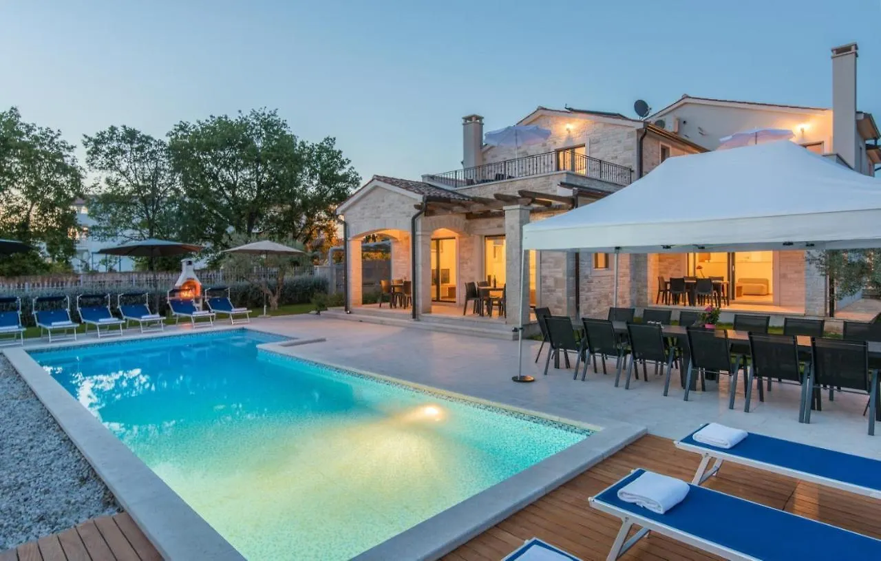 Villa Lory Tar-Vabriga 0*,