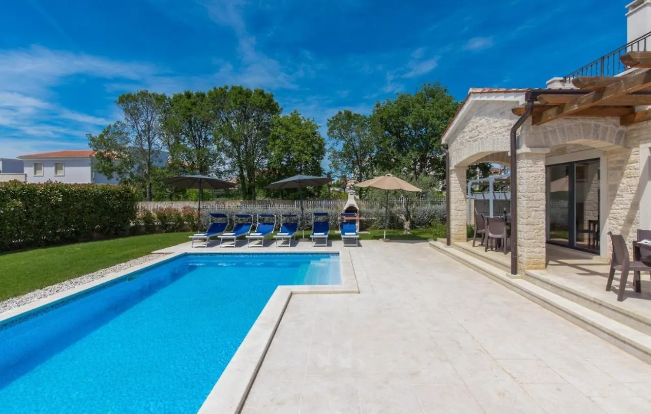 Villa Lory Tar-Vabriga 0*,