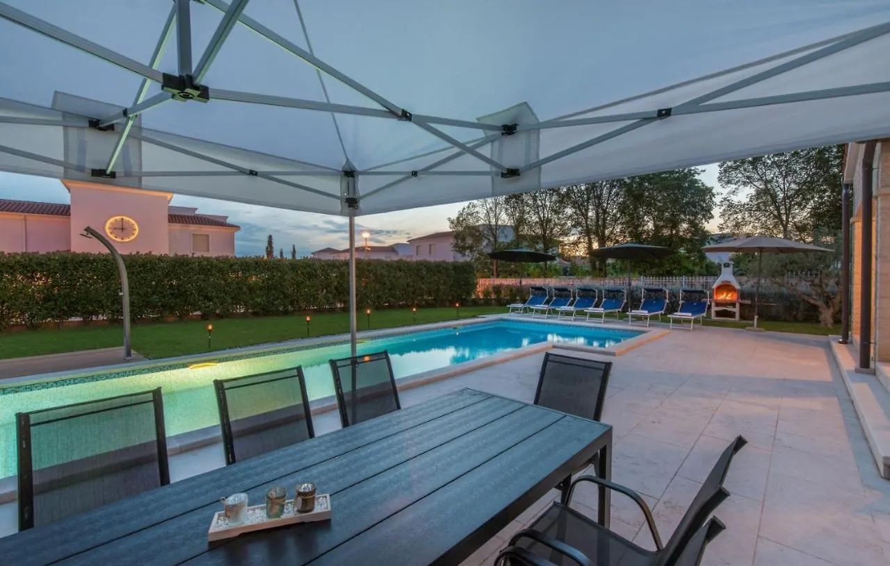 Villa Lory Tar-Vabriga Croatia