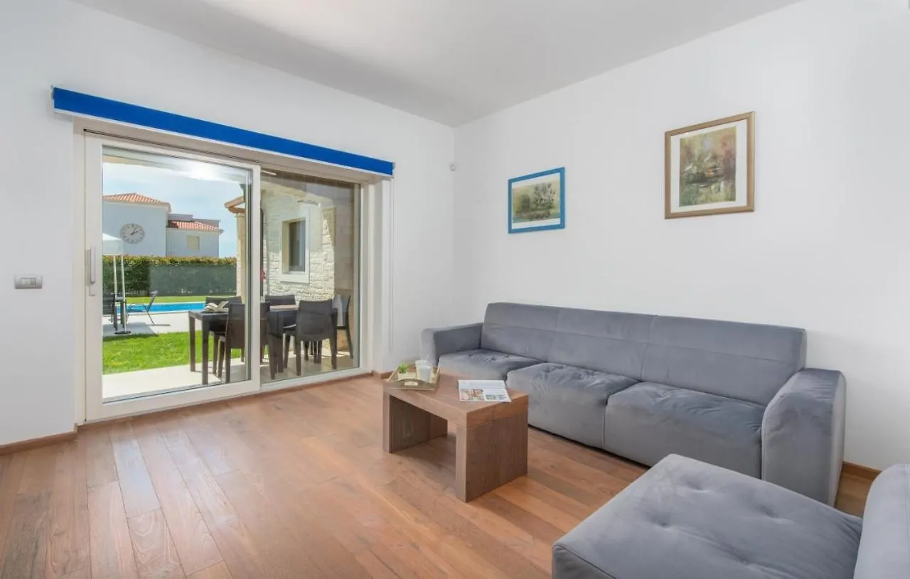 Villa Lory Tar-Vabriga 0*,